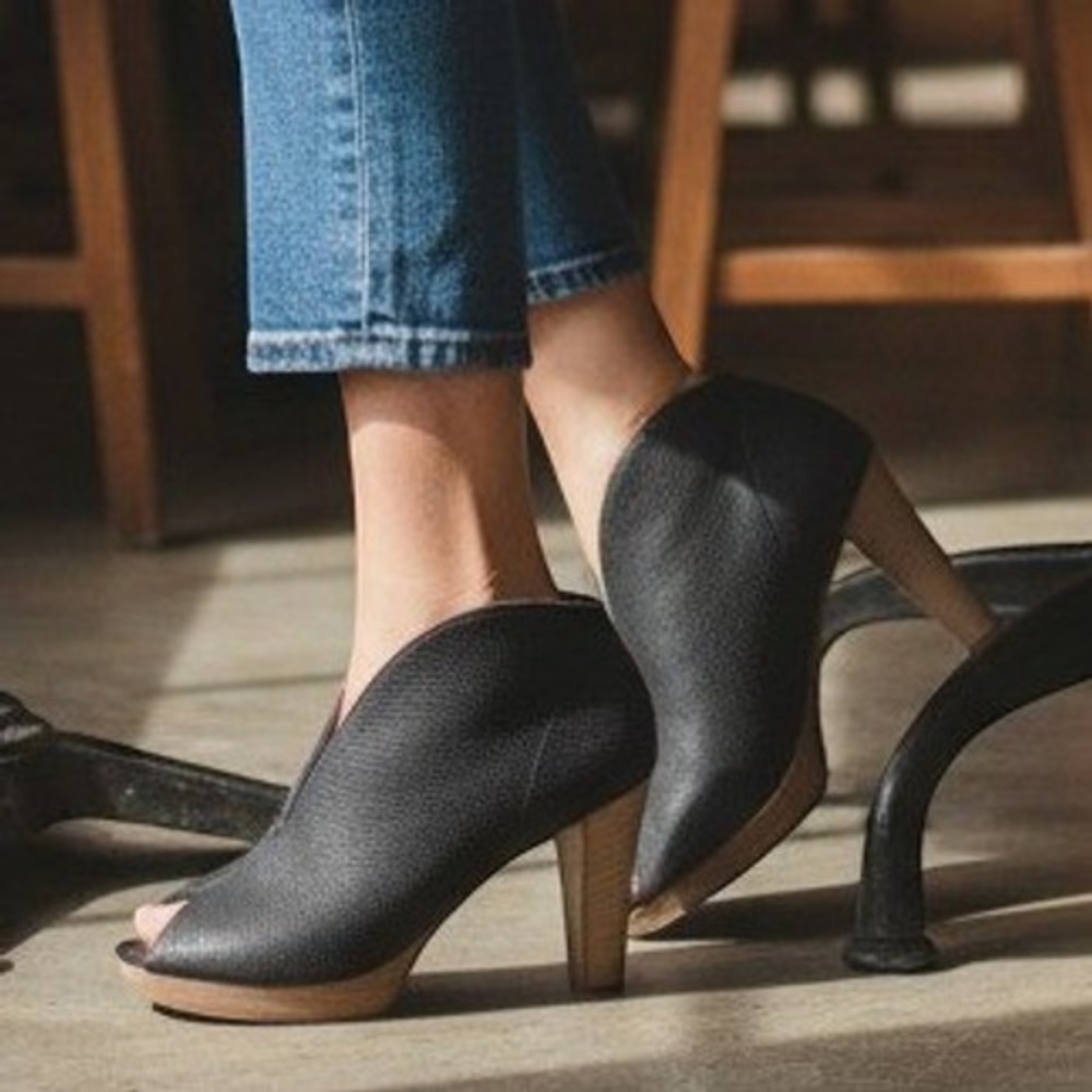 Paul Green Veronia Womens Peep Toe Shootie Size 6.5 Evening Black Nubuck Leather